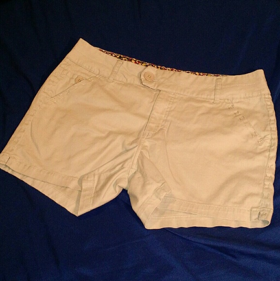 Blue Epic Denim Pants - Blue Epic Denim - Light Khaki / Cream Shorts - EUC